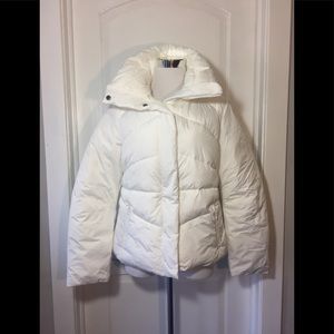 Gap down white jacket